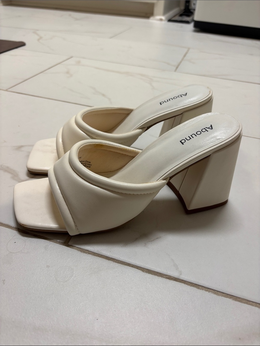 Abound White Padded Square-Toe Slide Mules